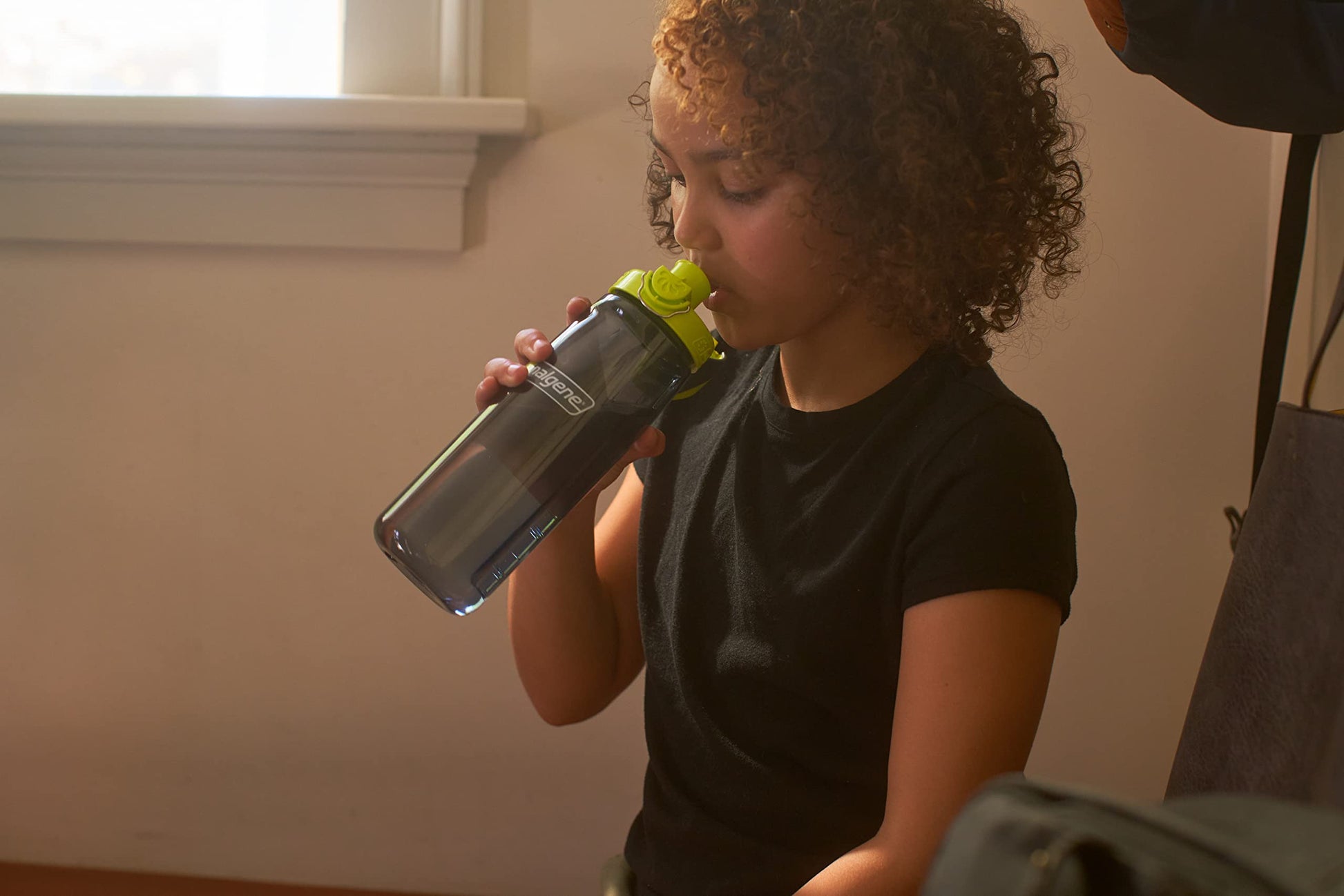 Nalgene Sustain Tritan BPA-Free On The Fly Water Bottle Made with Material Derived from 50% Plastic Waste, 24 OZ, Charcoal with Lime-2